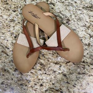 NWOB Lucky Brand Leather Flip Flops Sandals Brown 11 41